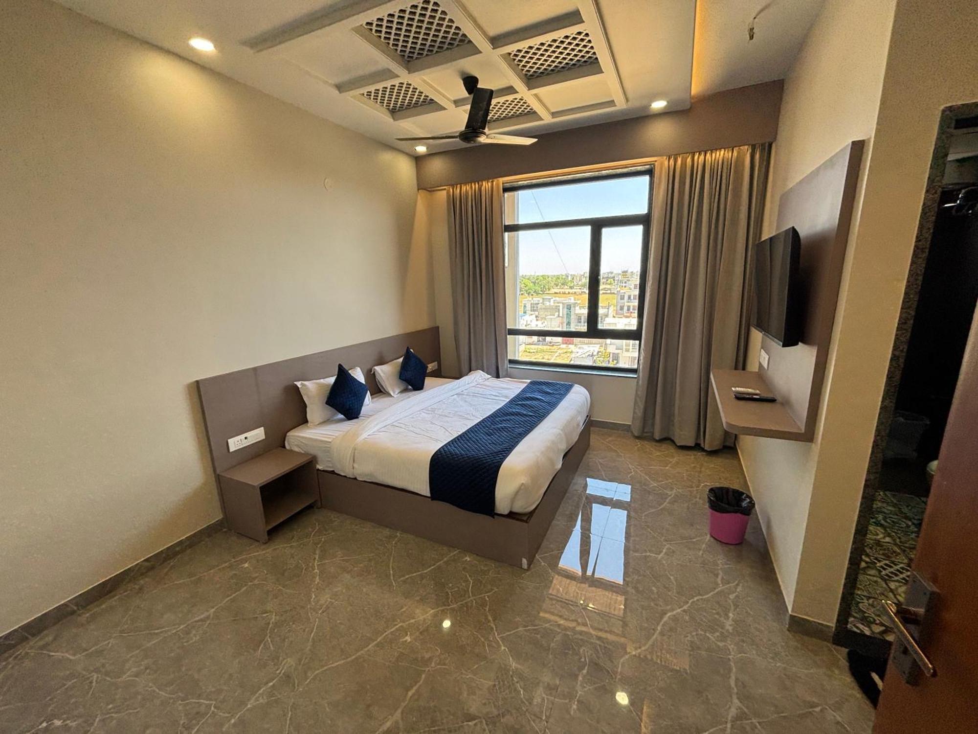 Hotel Sisodiya Palace Khatu Bagian luar foto