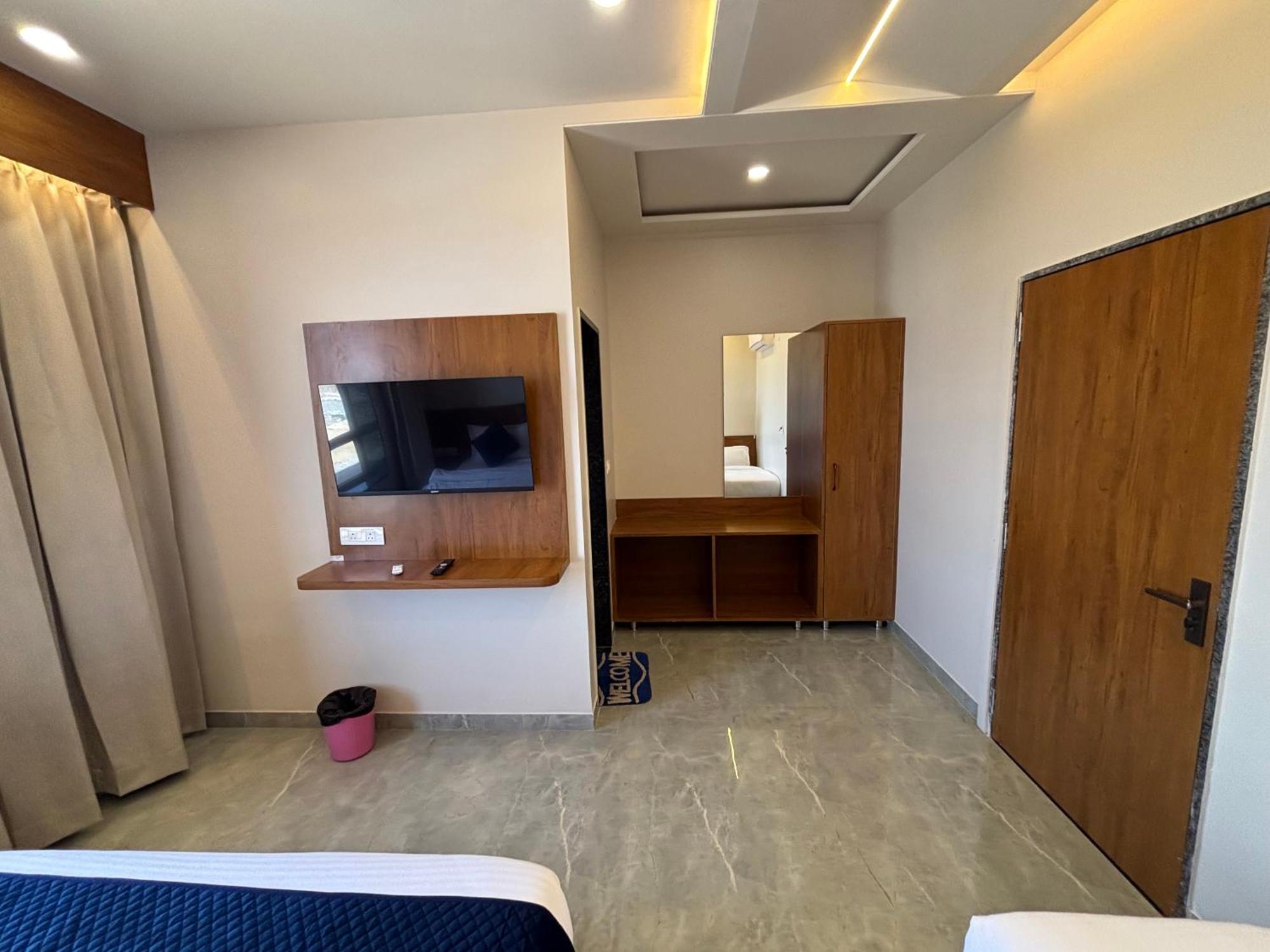 Hotel Sisodiya Palace Khatu Bagian luar foto